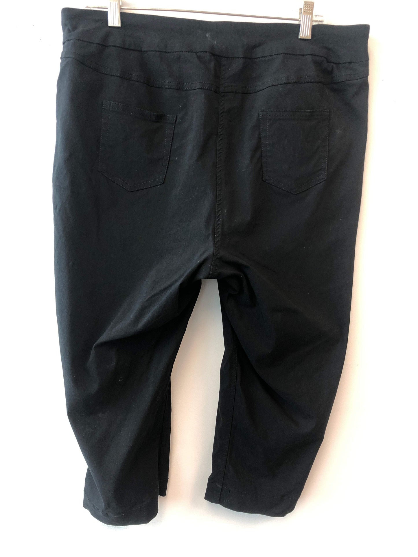 Slim-Sation Size 18 Black Rayon Blend Golf Capri Pants