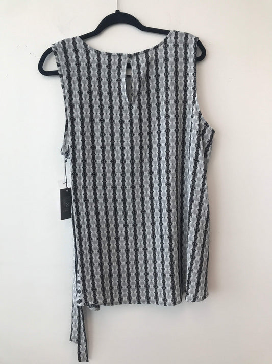 Vince Camuto Size 1X Grey/Black Abstract print Tank Blouse NWT!