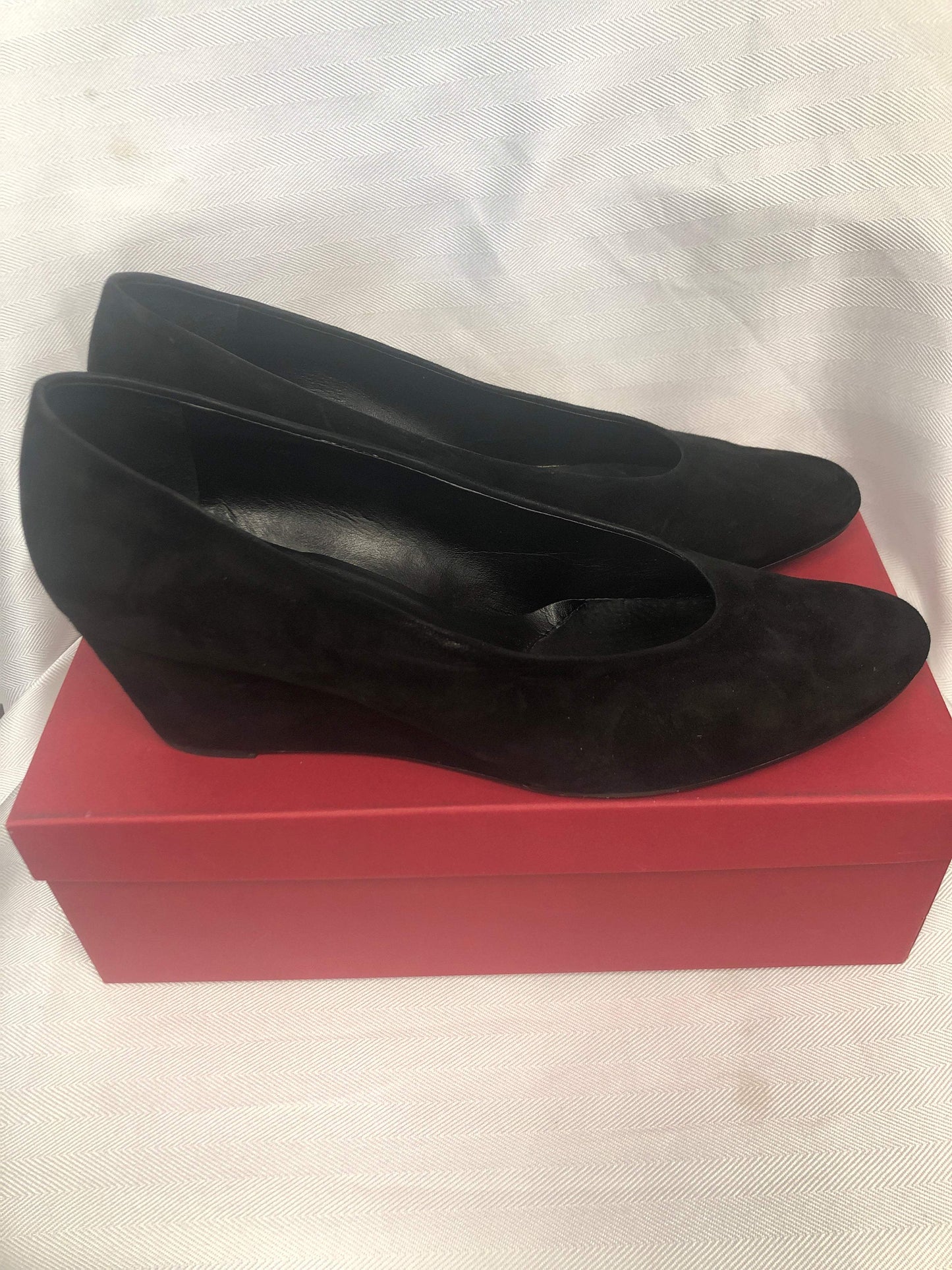 Vaneli Size 11.5 Black Suede Wedges