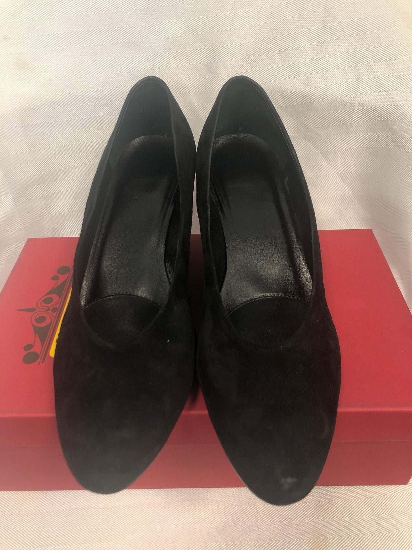 Vaneli Size 11.5 Black Suede Wedges