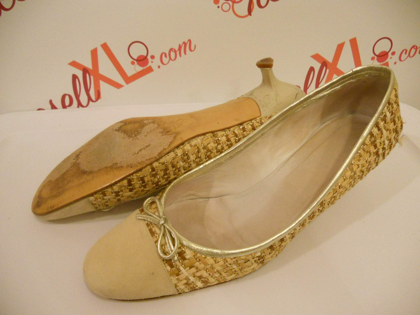 Delman Size 11 Cream colored pumps with basket weave detail
