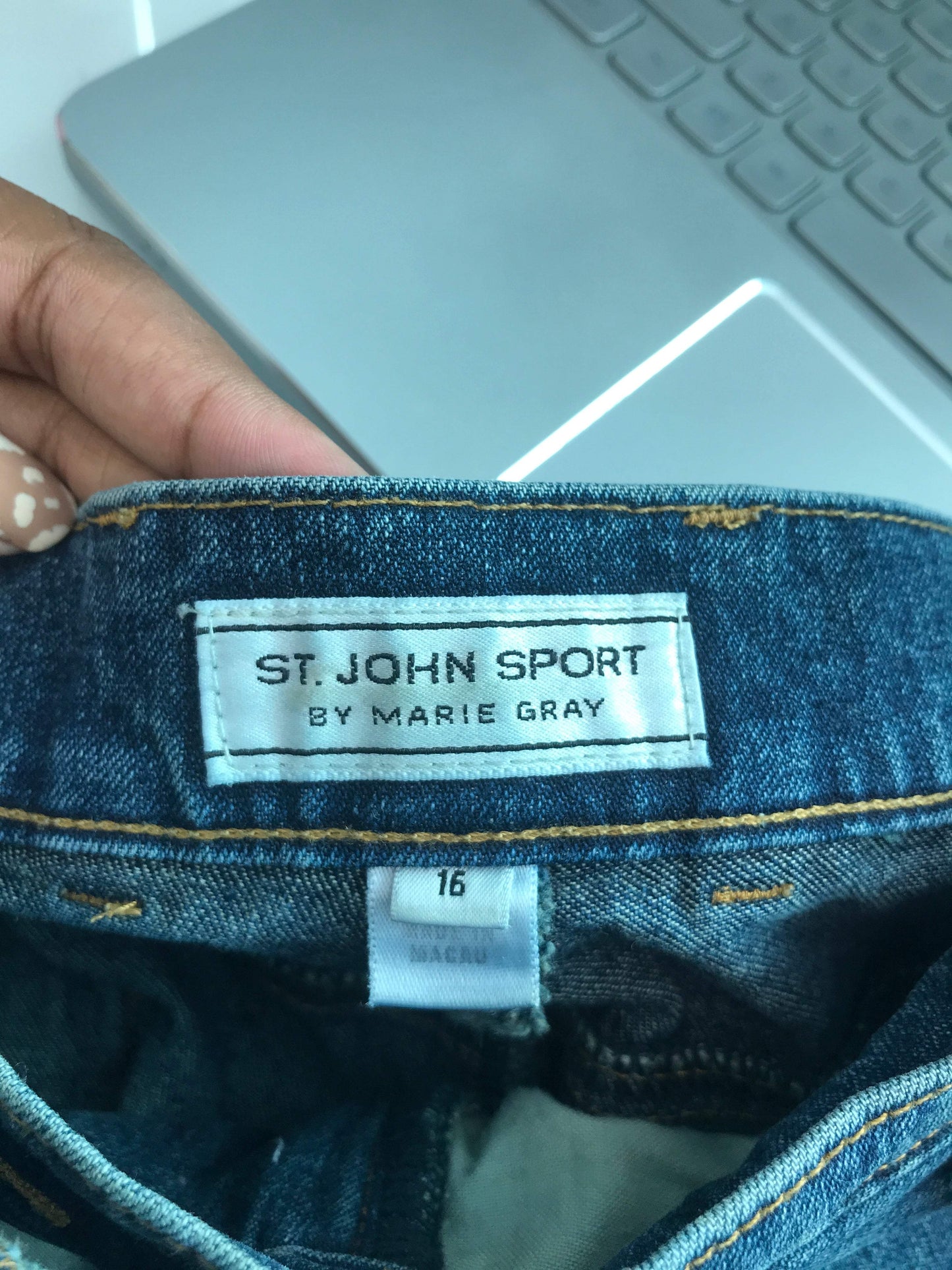 St. John Size 16 Cotton/Spandex Blend Blue Jeans