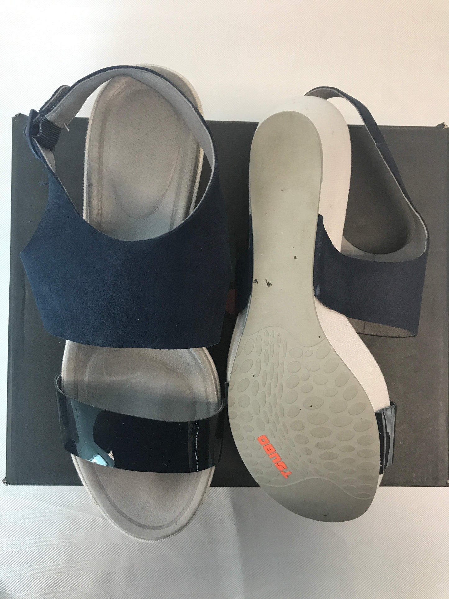 Tsubo Size 11 Navy/Grey Wedges