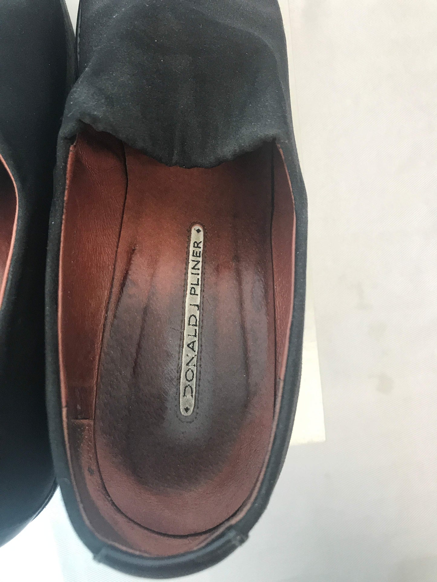 Donald J Pliner Size 11 Closed Toed Wedges