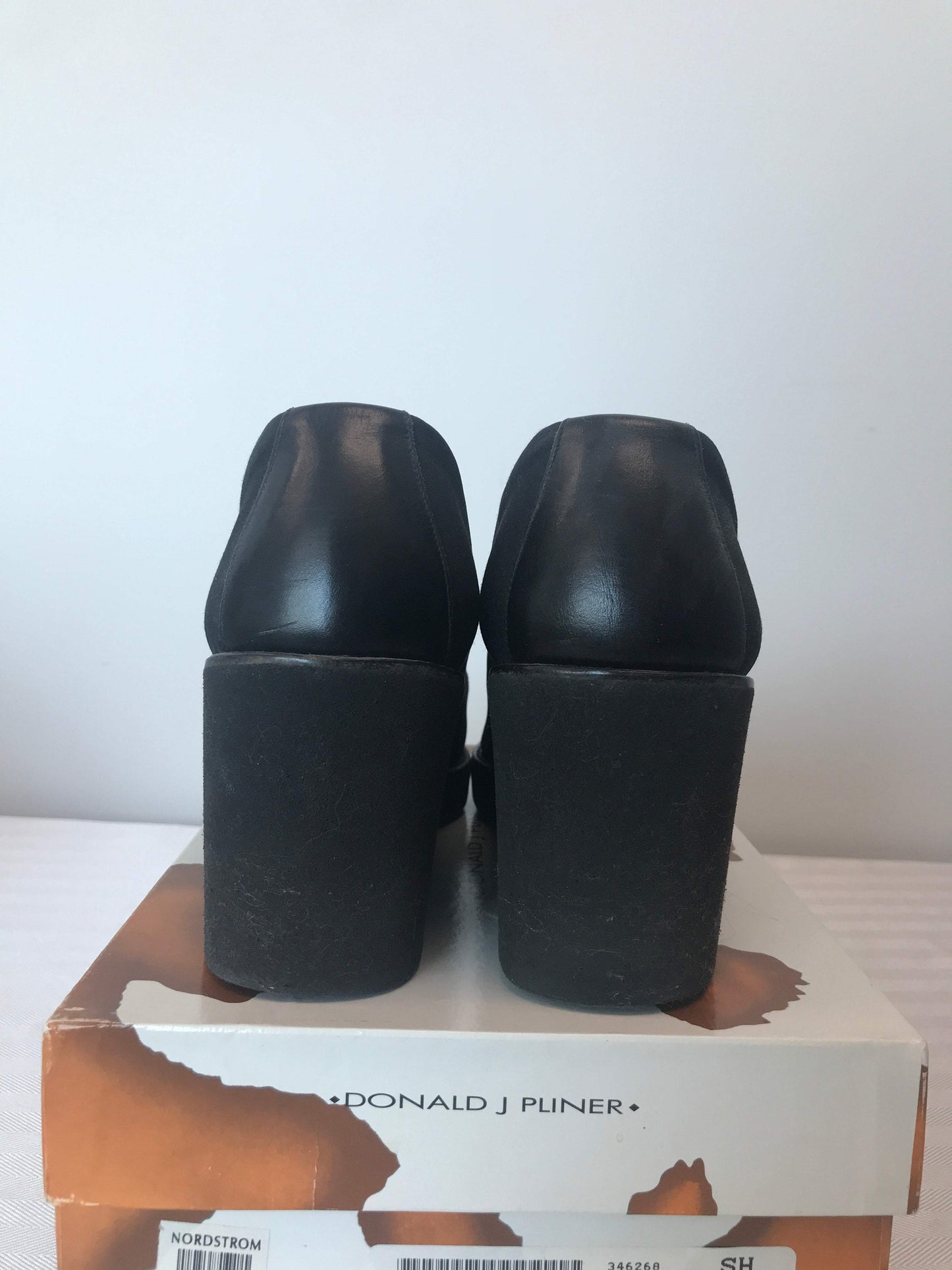 Donald J Pliner Size 11 Closed Toed Wedges