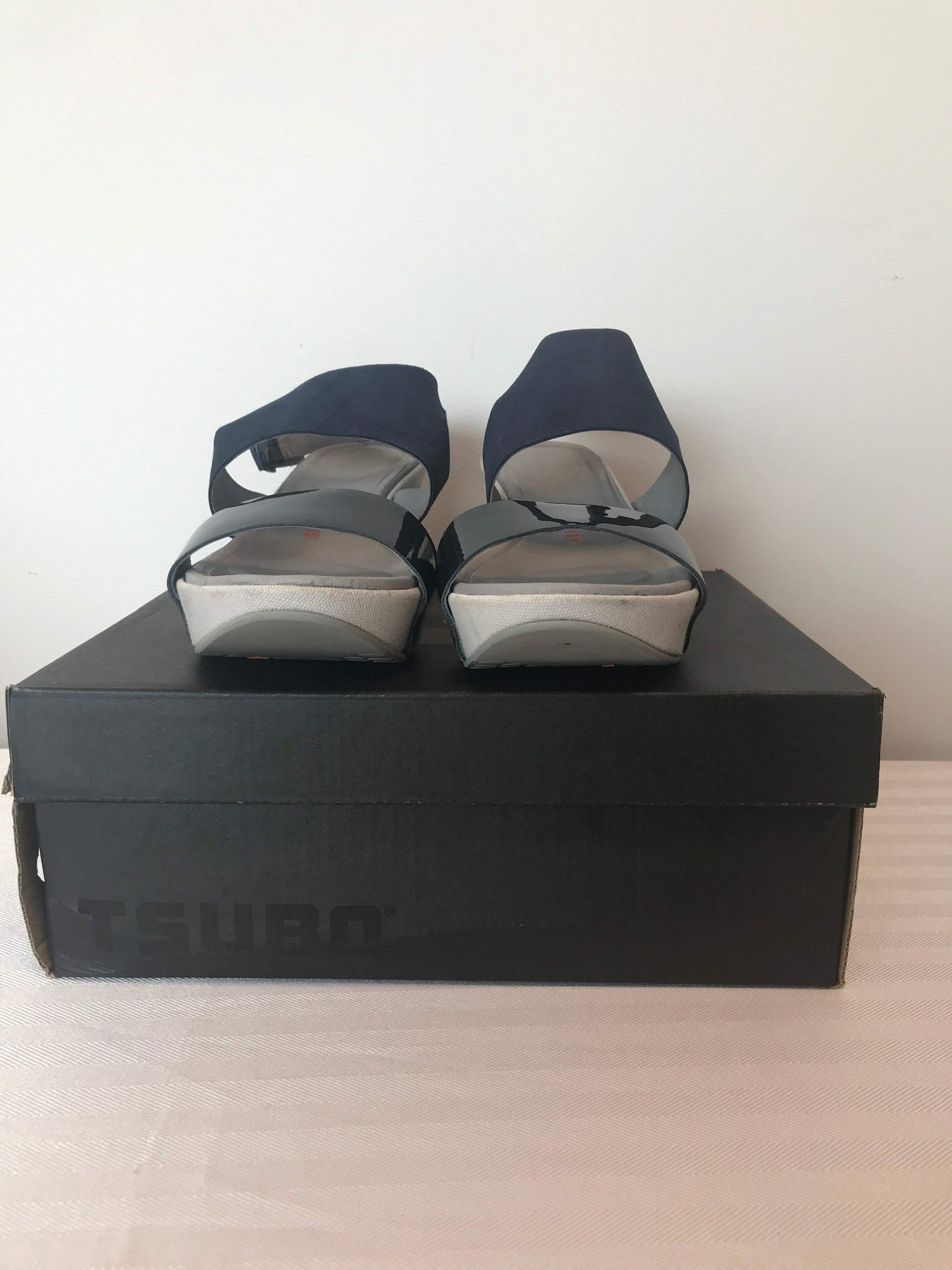 Tsubo Size 11 Navy/Grey Wedges