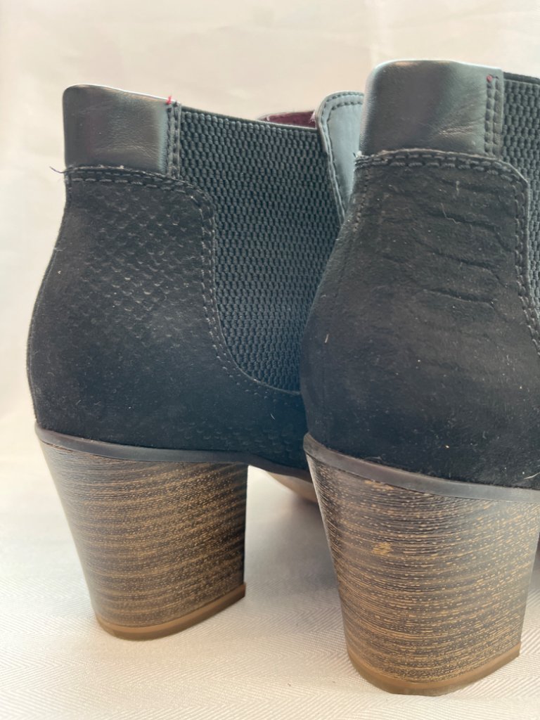 Tamaris Ankle Bootie Black Leather Size 11