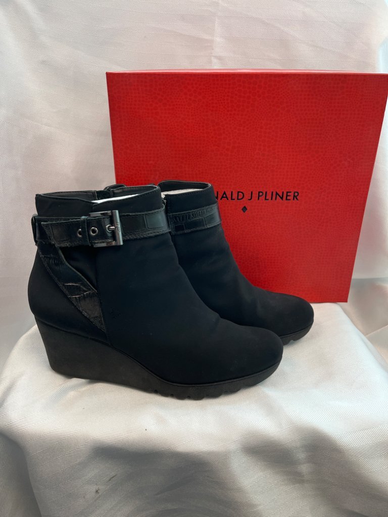 Donald J Pliner Black Wedge Booties Size 11