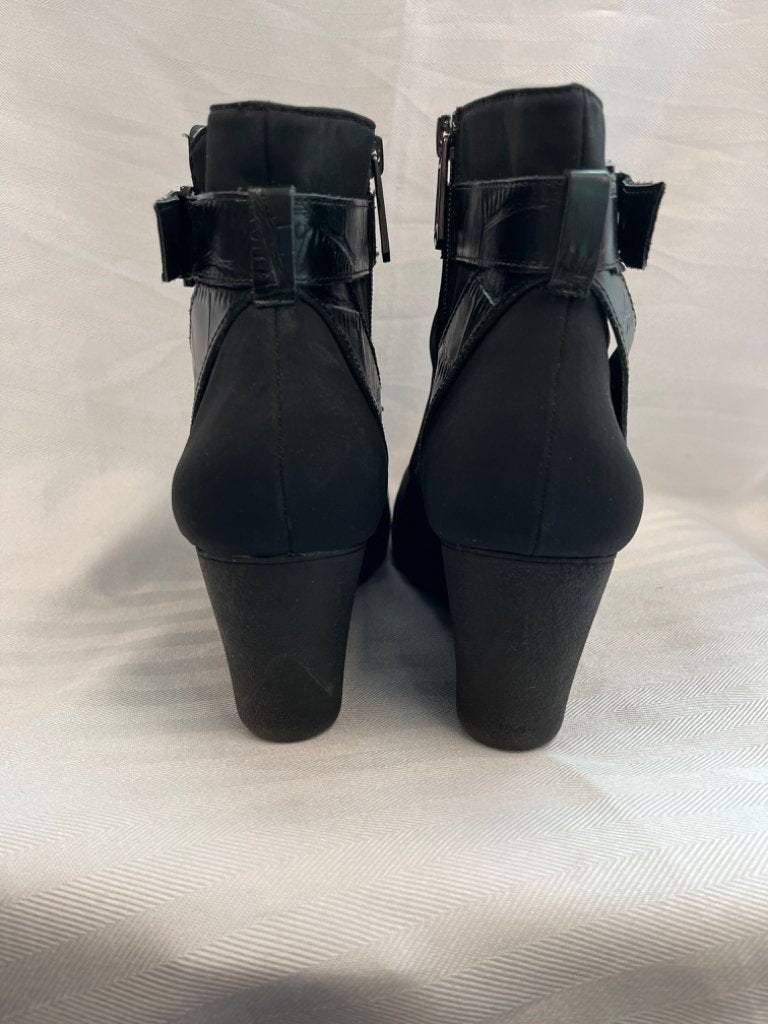 Donald J Pliner Black Wedge Booties Size 11