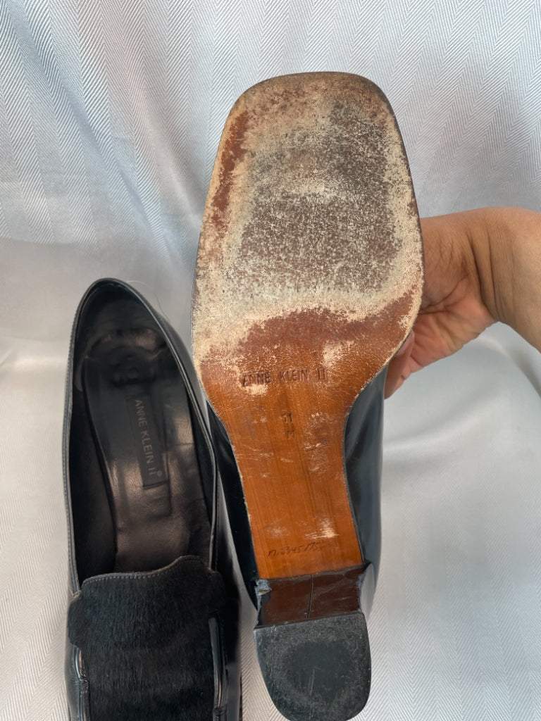 Anne Klein 11 Black Loafer Pumps