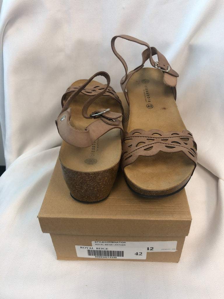 Lola Sabbia Size 11 (UK Size 42) Beige Leather Sandals