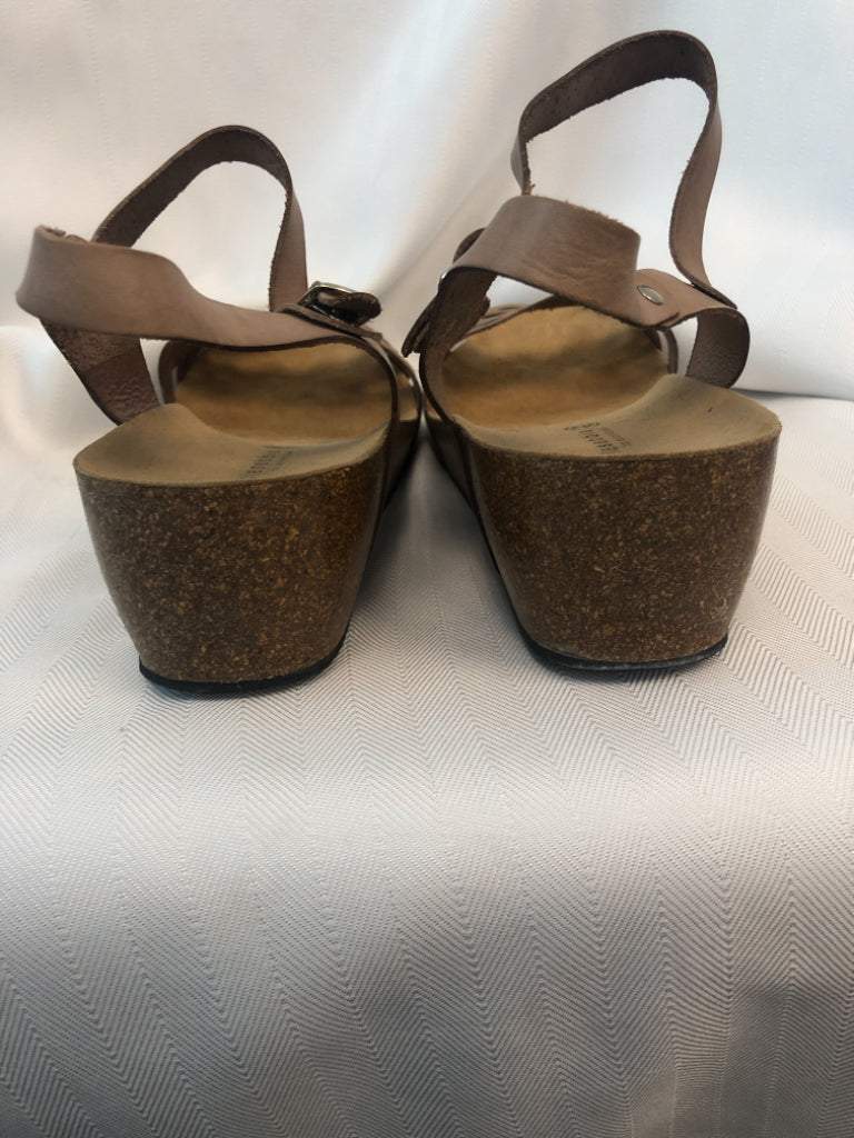 Lola Sabbia Size 11 (UK Size 42) Beige Leather Sandals