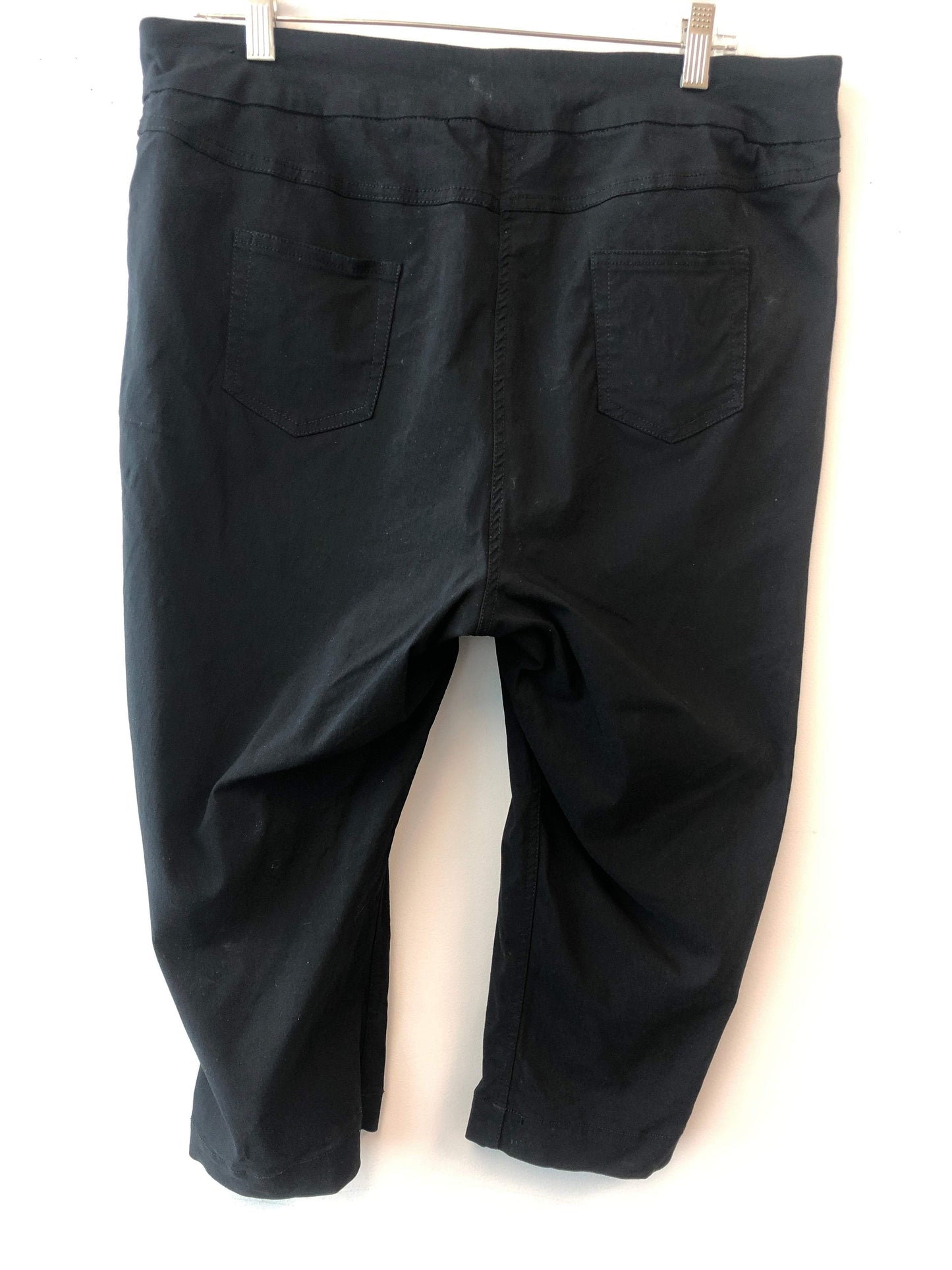 Slim-Sation Size 18 Black Rayon Blend  Golf Capri Pants