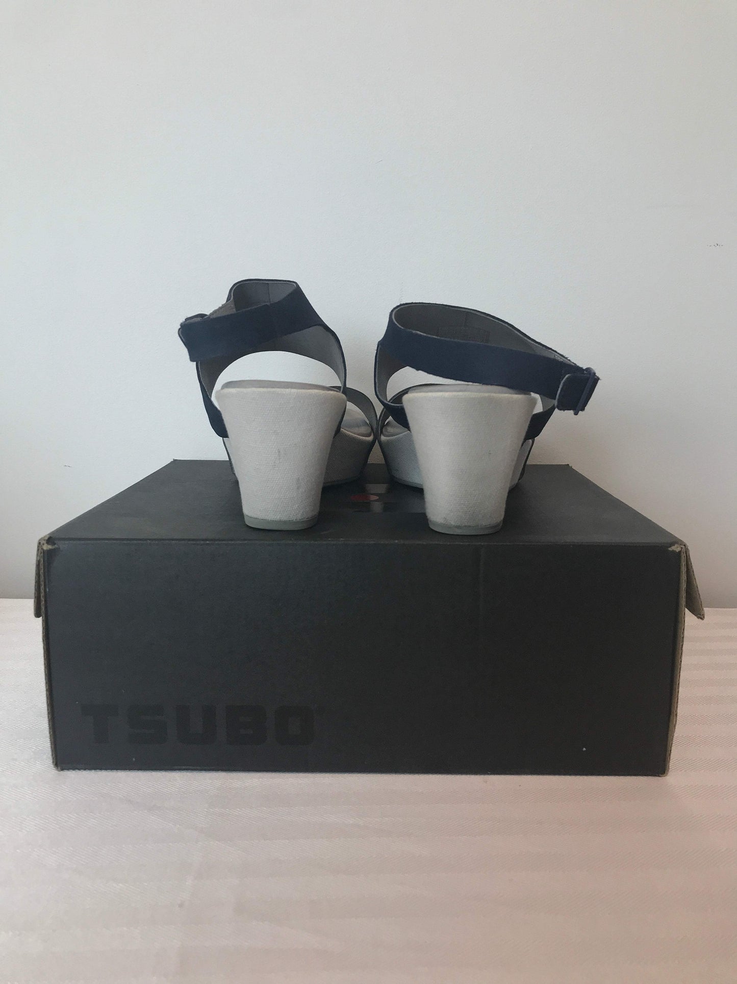 Tsubo Size 11 Navy/Grey Wedges