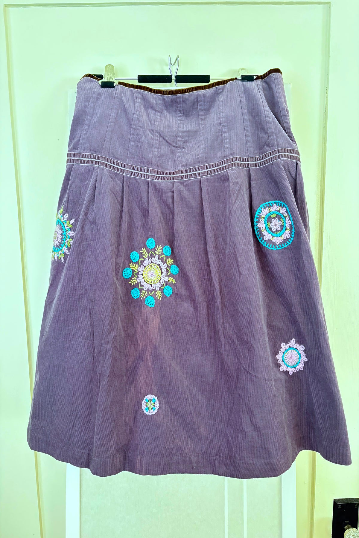 Boden Lavender Corduroy Skirt with Flower Embroidery Size US 16