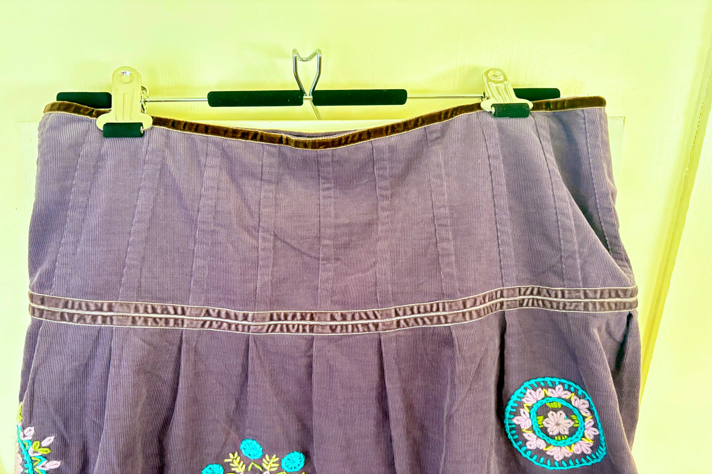 Boden Lavender Corduroy Skirt with Flower Embroidery Size US 16