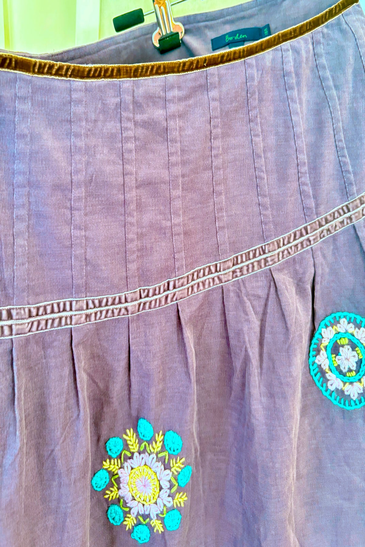 Boden Lavender Corduroy Skirt with Flower Embroidery Size US 16