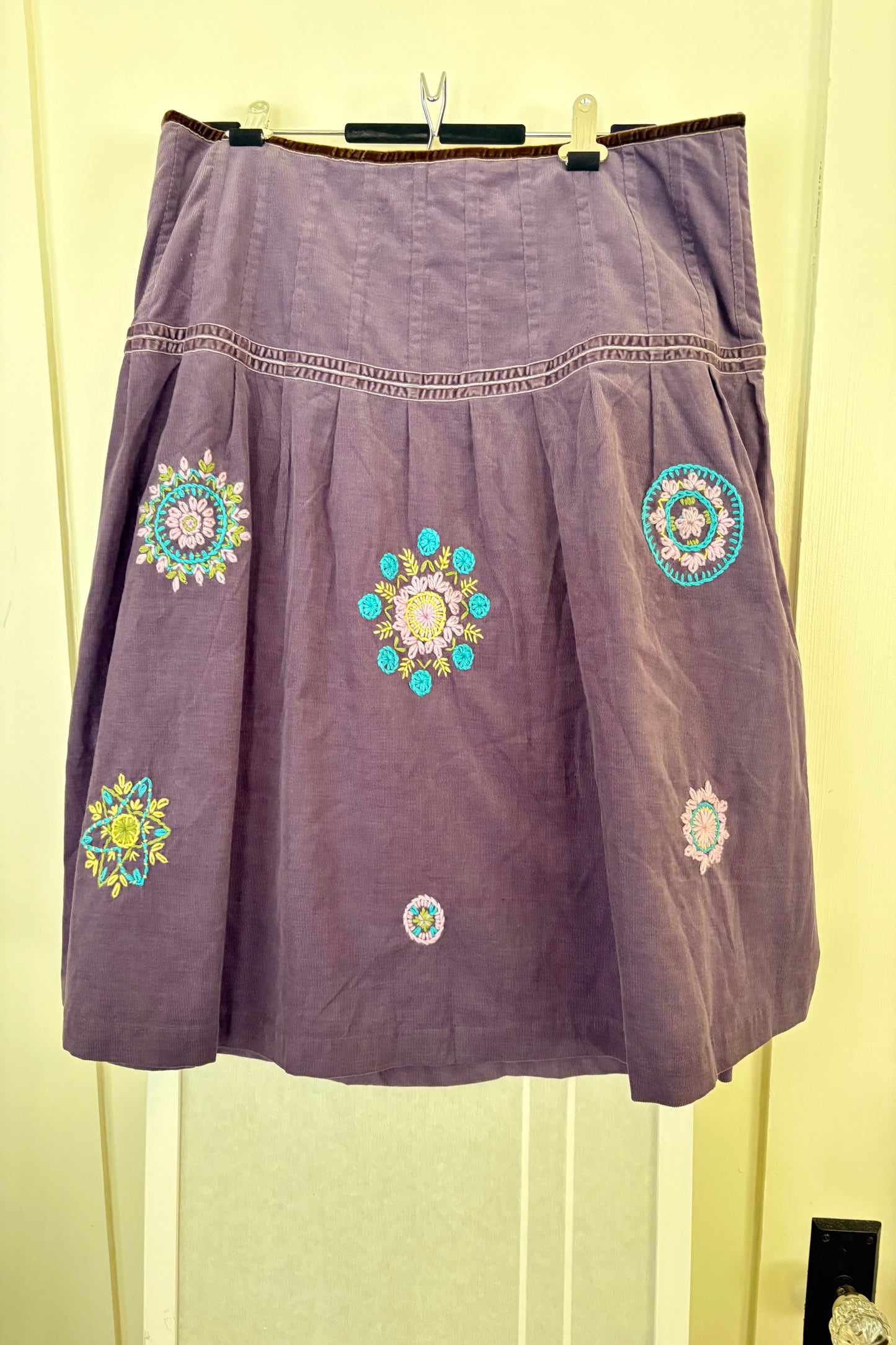 Boden Lavender Corduroy Skirt with Flower Embroidery Size US 16